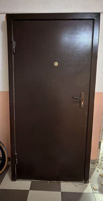 Железный дверь хорошем состояний