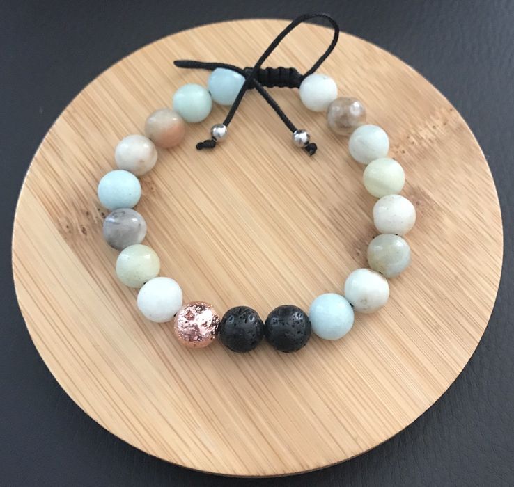 Ръчно изработена гривна от естествени камъни