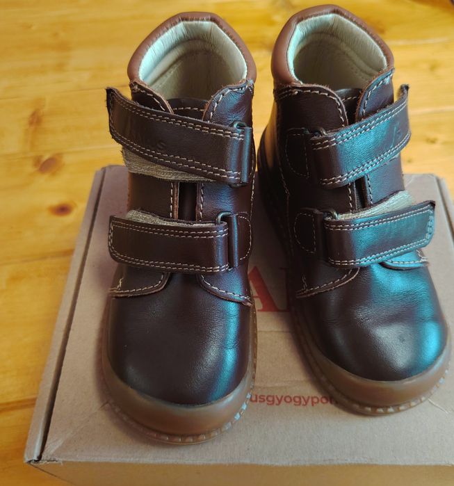 Vând Ghetuțe Salux