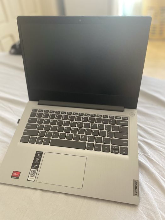 Laptop Lenovo IdeaPad 3 – Ca nou – Full HD!