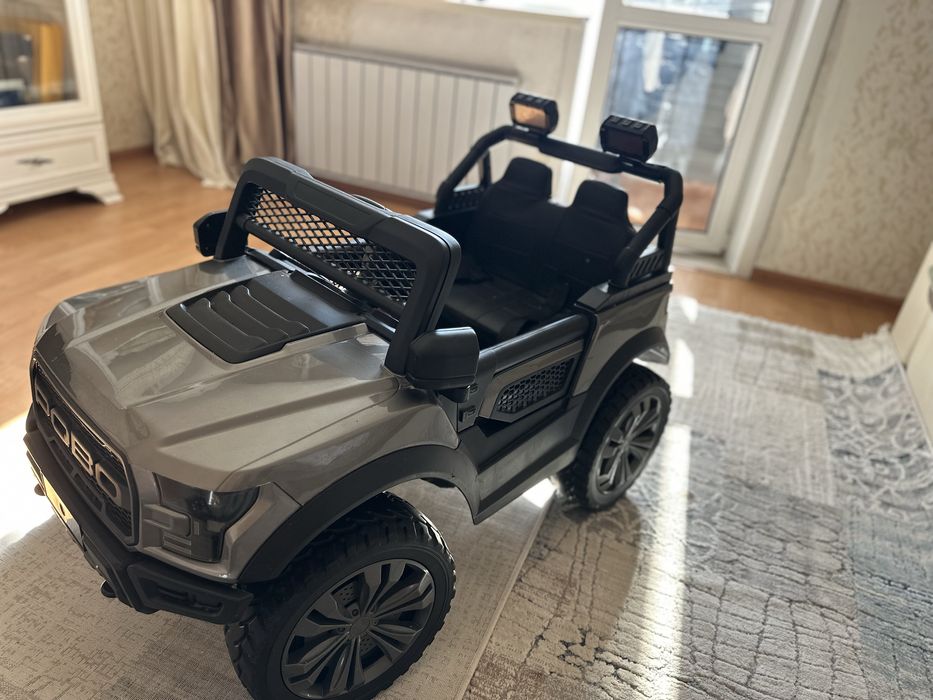 Электромобиль детский, машинка