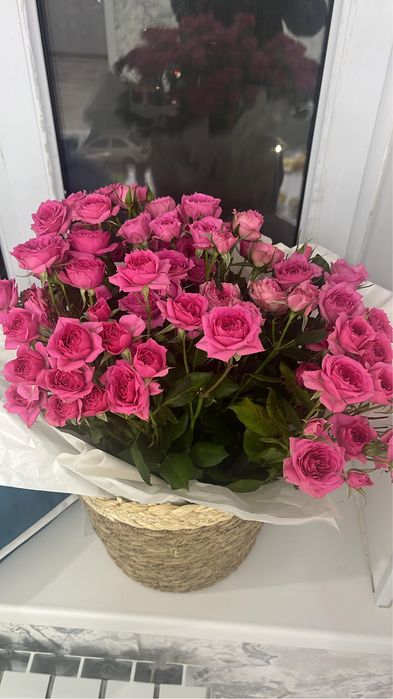 Кустовые раушандардан жасалған әдемі букет.
