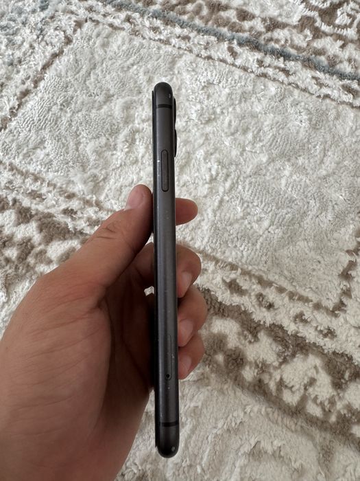 iPhone 11  64гб