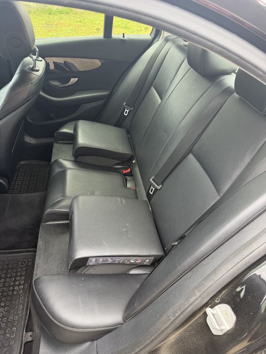 Задна седалка Mercedes C class w205 с детски столчета