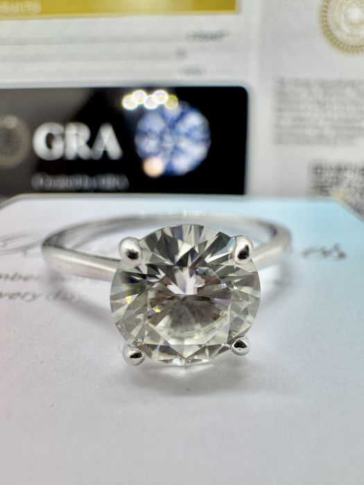 Сребърен пръстен с мойсанит (Диамант) 2 карата