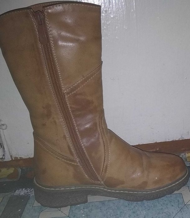 Женские кожаные сапоги