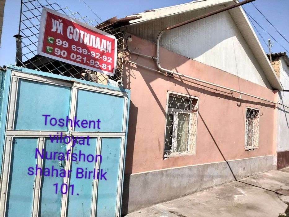 2 sotix uy sotiladi.