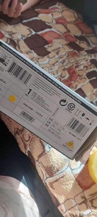 Микшерный пульт behringer