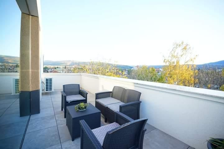 Тристаен апартамент под наем в ж.к. Горубляне, 2176128