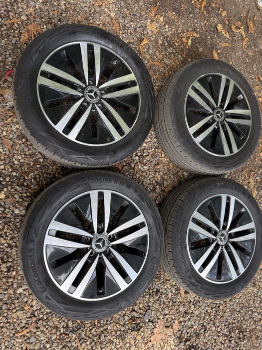 100% Оригинални Mercedes CLA 2022 година