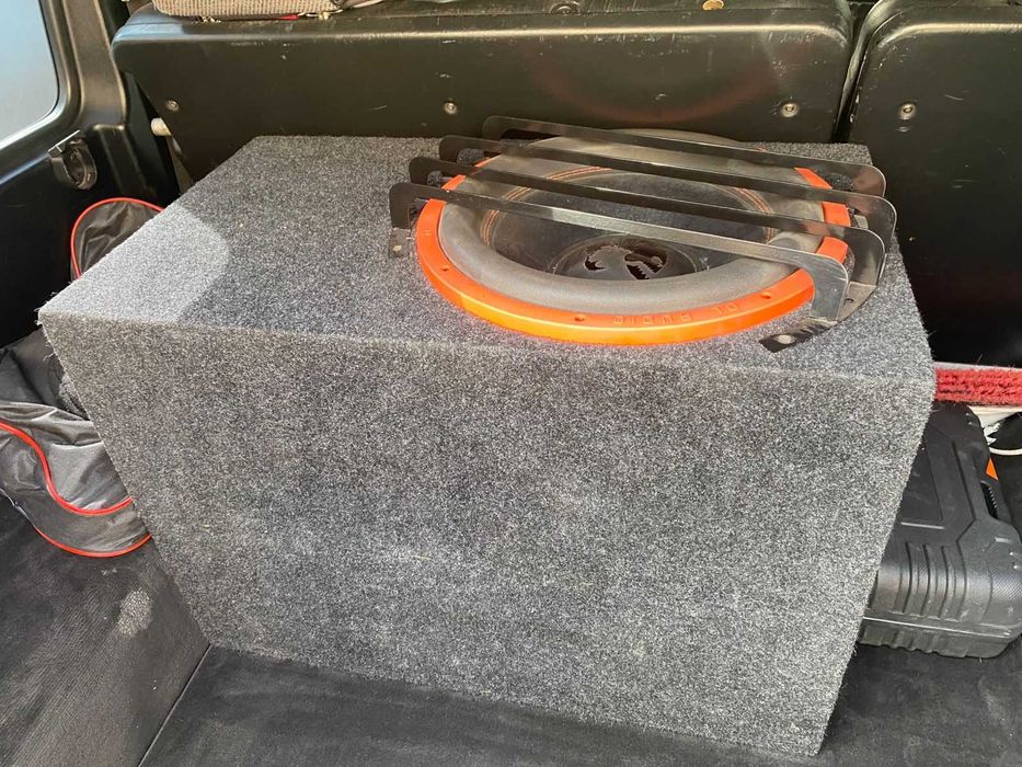 Сабвуфер моник короб