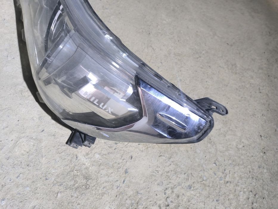 Hilux фара  Тайланд