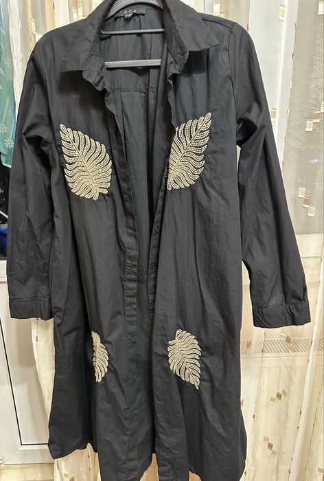 Cmasa lunga neagra cu frunze