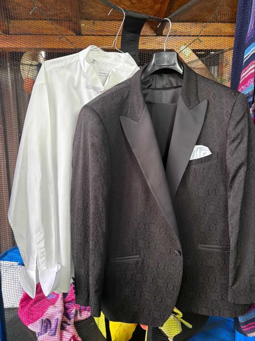Vând Costum de mire negru