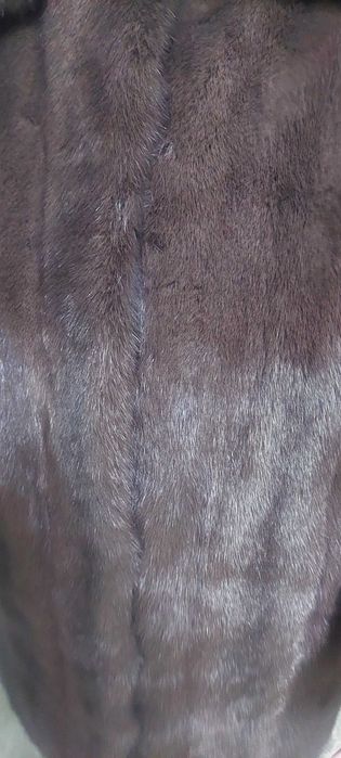 Продам норковую шубу.