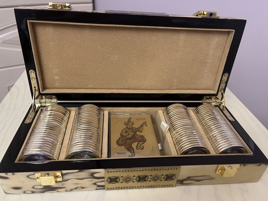 Набор покерных фишек