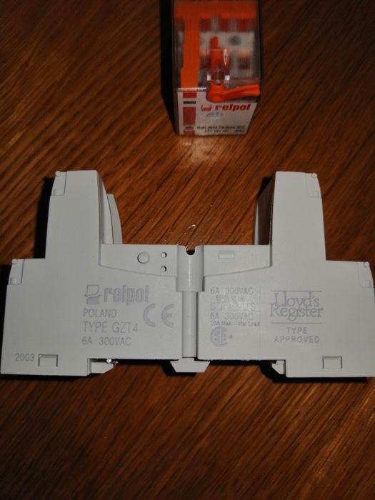 RELPOL Releu R4N 2014 23 5024 WTL + priza releu R4 GZT4