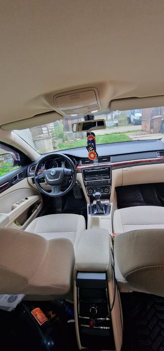 Vînd Skoda Superb 2 2010