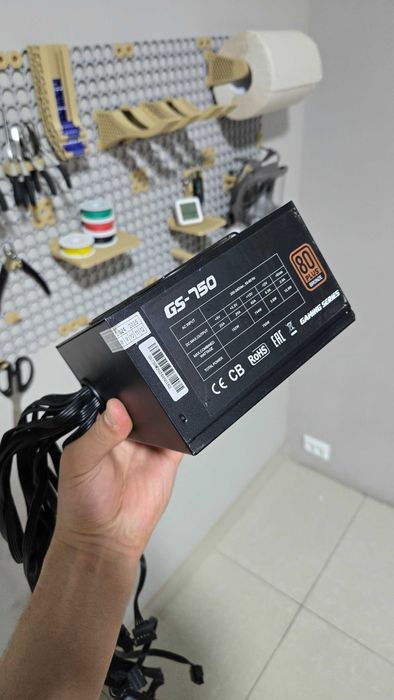 GS-750 80 Plus Bronze PSU - блок питания