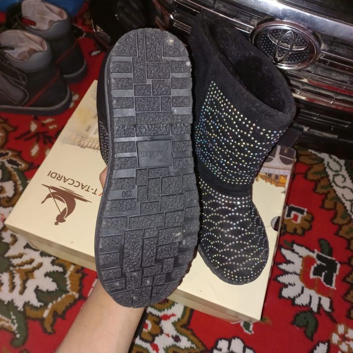 Зимняя обувь уги