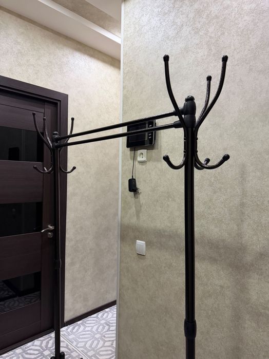 Новая напольная вешалка для прихожей | Yangi kiyim ilgich (veshalka)