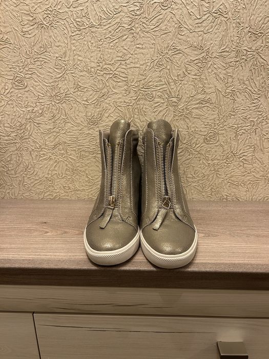 Дамски обувки DKNY