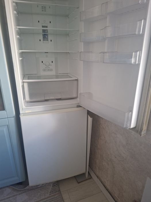 Продам холодильник отличный состояние