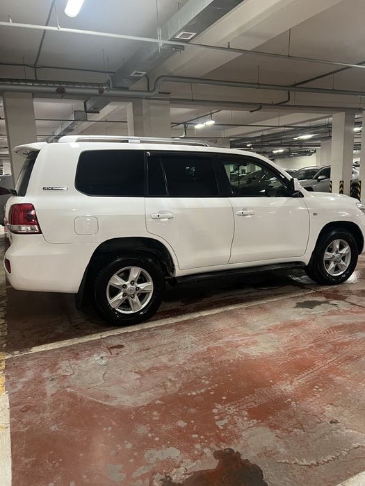 Автомобиль Land Cruzer