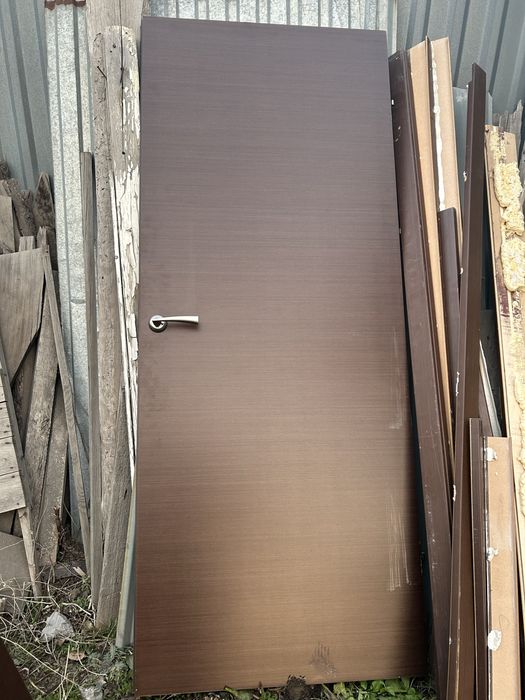 Продается межкомнатные двери 2 шт