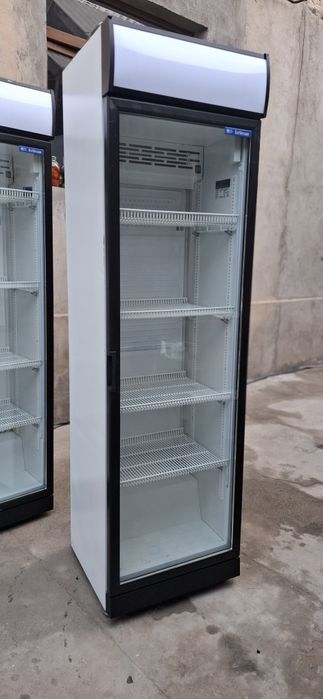 Витринный холодильник