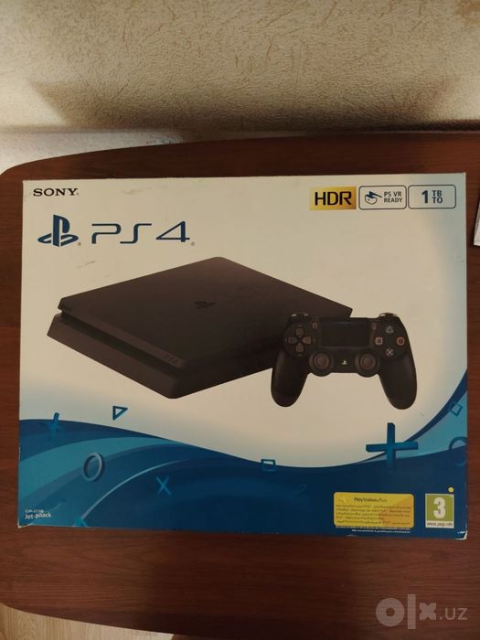 PS4 Slim 1TB + 2 DualShock 4