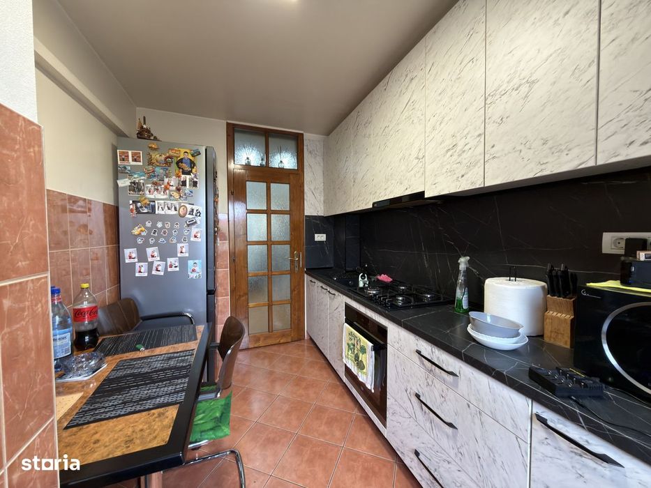 Apartament 3 camere, decomandat, 53 mp - zona Lipovei