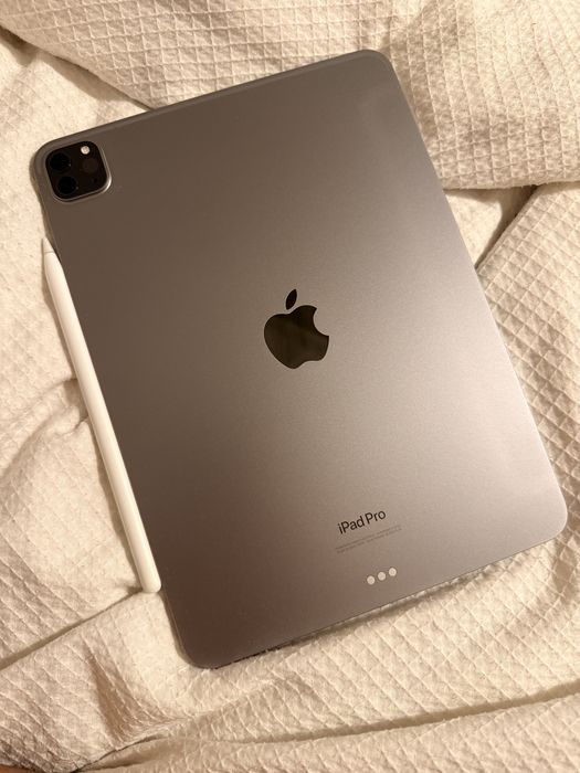 iPad Pro (11-inch) (4th Generation 2022/2023) 256GB + Apple Pencil (2nd Generation)