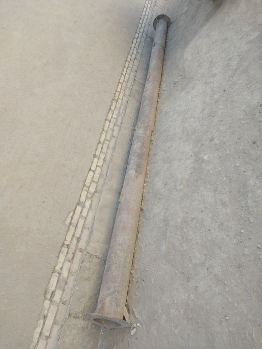 Kanal va ko'llardan suv chiqarish uchun metal turba