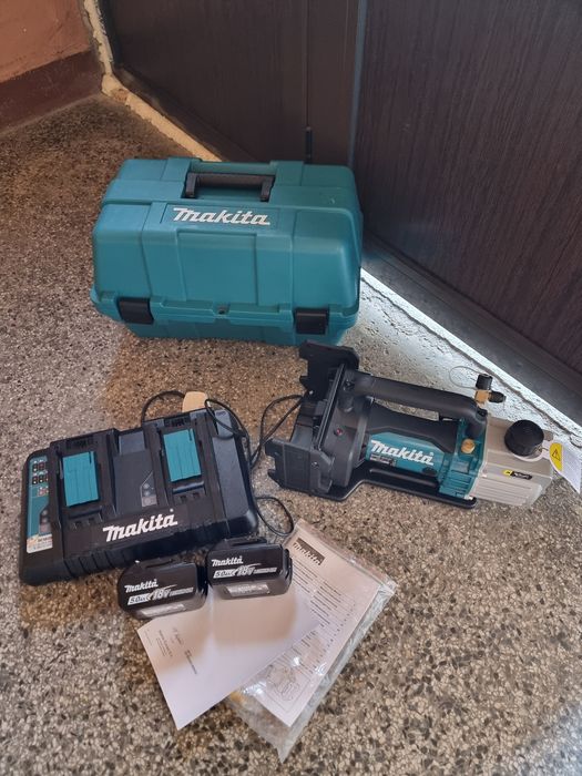 Акумулаторна вакуум помпа MAKITA DVP181ZK 18+18v