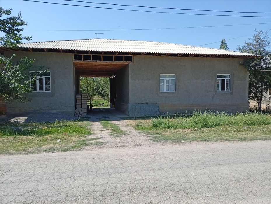 Uy sotiladi 12 sotix