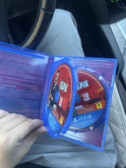 Диск игру  Red dead redemption 2