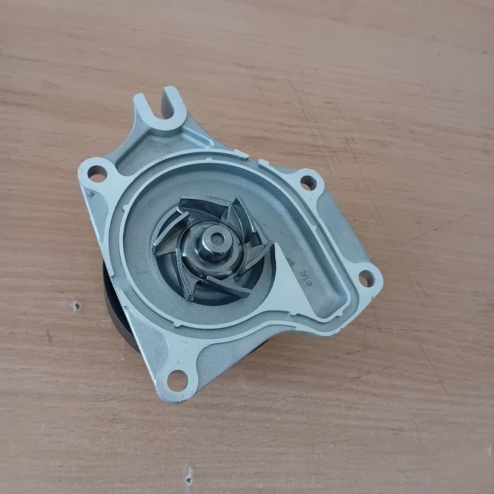 Водна помпа за Mazda