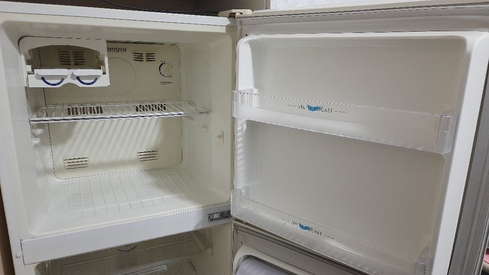 Холодильник SAMSUNG