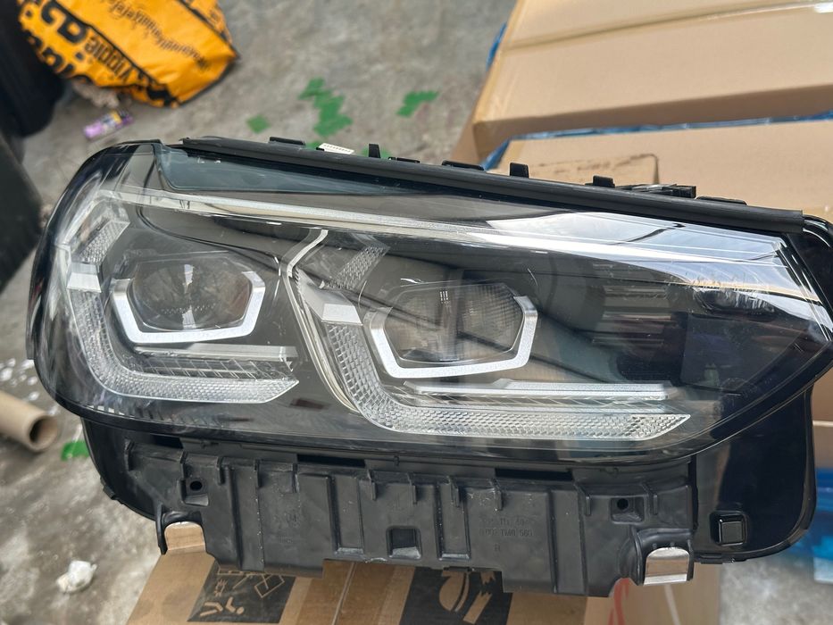 Vând faruri bmw x3 2022 ful led adaptiv
