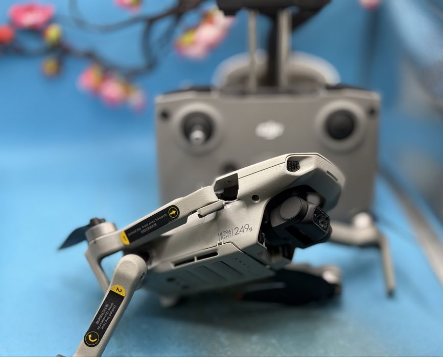 DJI комплект: Mini 2 (за части/ремонт) + DJI RC 2 (заключен)