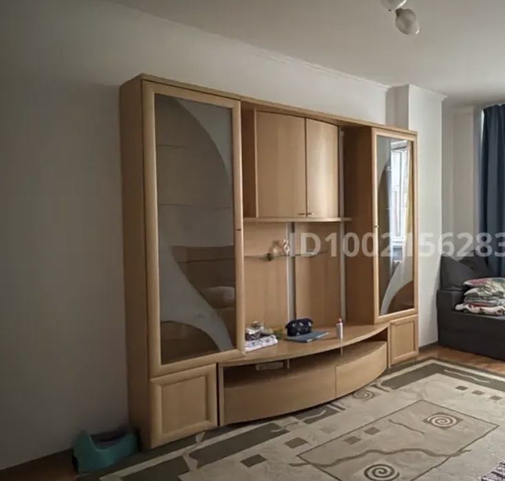 Отдам даром шкаф горку