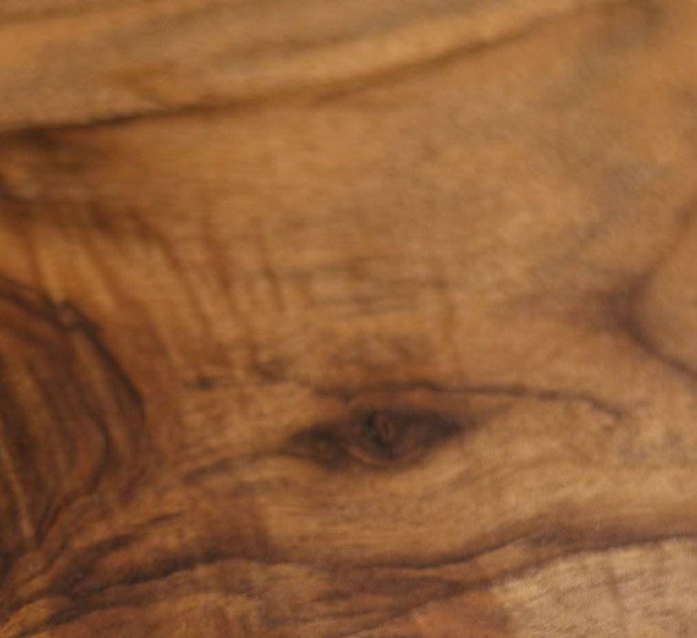 Дизайнерска орехова маса и епоксидна смола