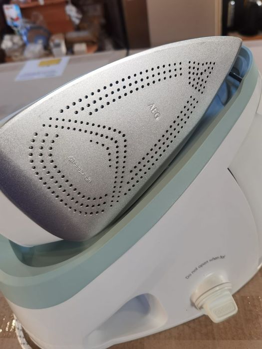 Statie de calcat cu abur AEG ST7-1-4LG Delicate 7000 verde/alb