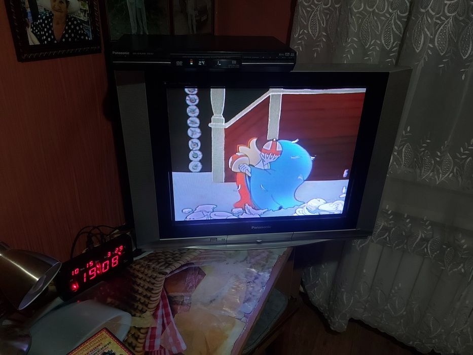 Телевизор Панасоник