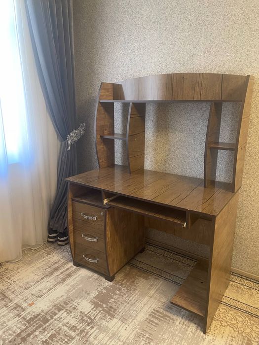 Компютер стол сотилади