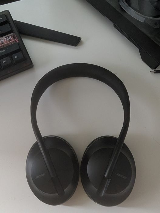 Bose 700 (fara accesorii)