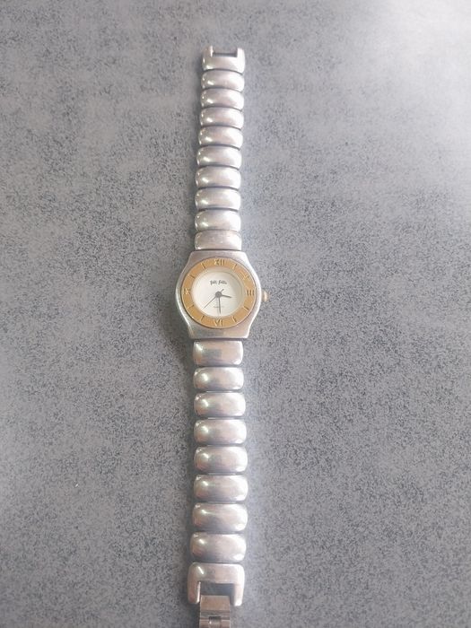 Продавам часовник