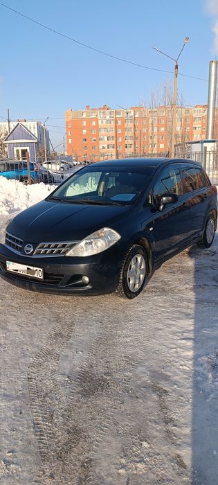 Ниссан Тиида 2010