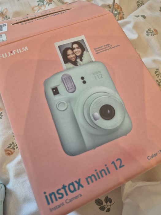 камера Инстакс мини 12
